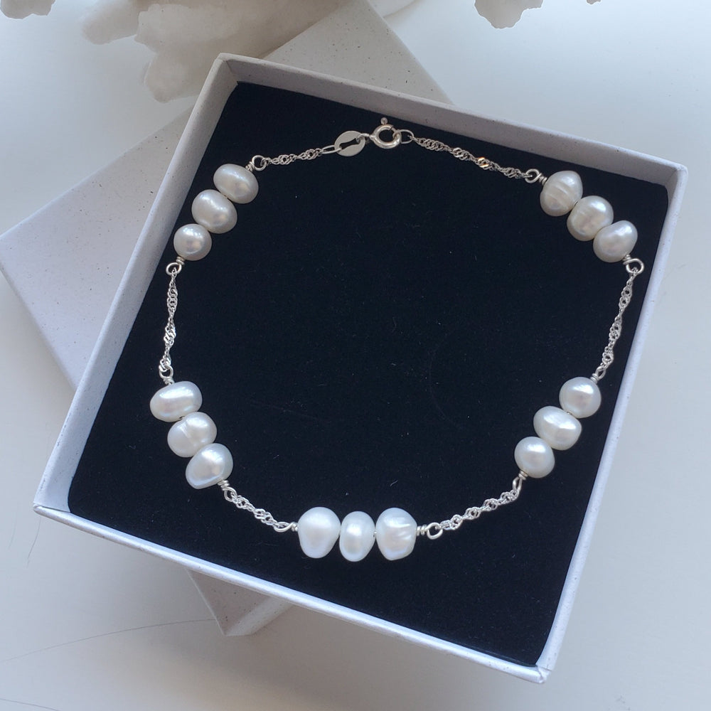 
            
                Load image into Gallery viewer, Cupid Anklet |  Sterling Silver| Pearl
            
        