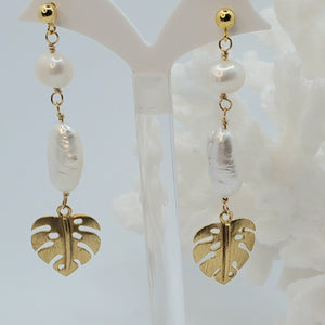 
            
                Load image into Gallery viewer, Diva Earrings | Freshwater Pearl | Gold
            
        