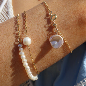 
            
                Load image into Gallery viewer, Sophia Bracelet |  Freshwater Pearl | Gold | Silver
            
        